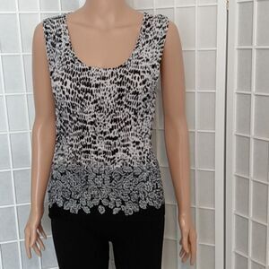 Investments 2 pc. Blouse with shear‎ button down cover